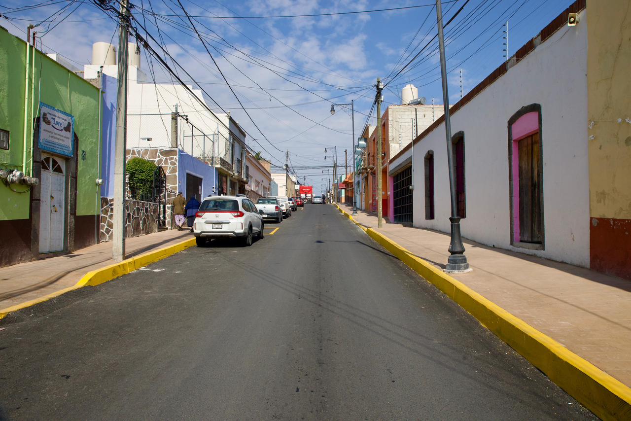 Huamantla continúa mejorando sus vialidades con la rehabilitación de la calle Abasolo